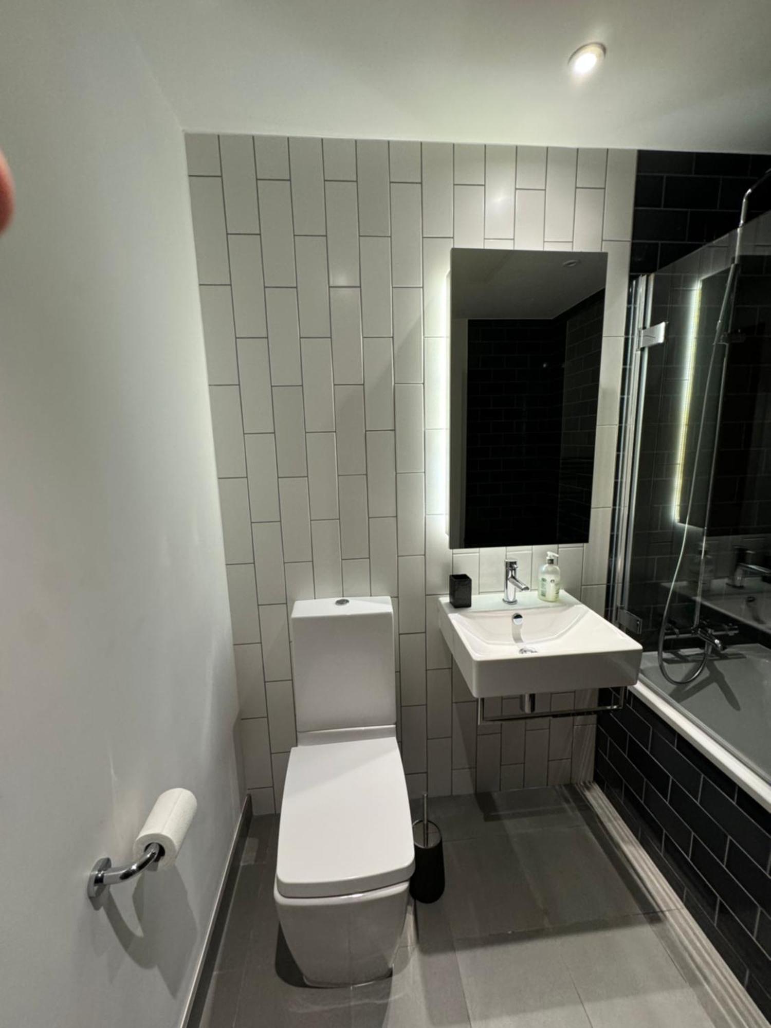 לונדון Riverside Suites And Apartments מראה חיצוני תמונה